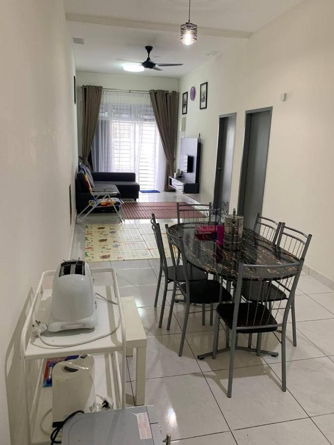 Adam Homestay Kulai Luaran gambar